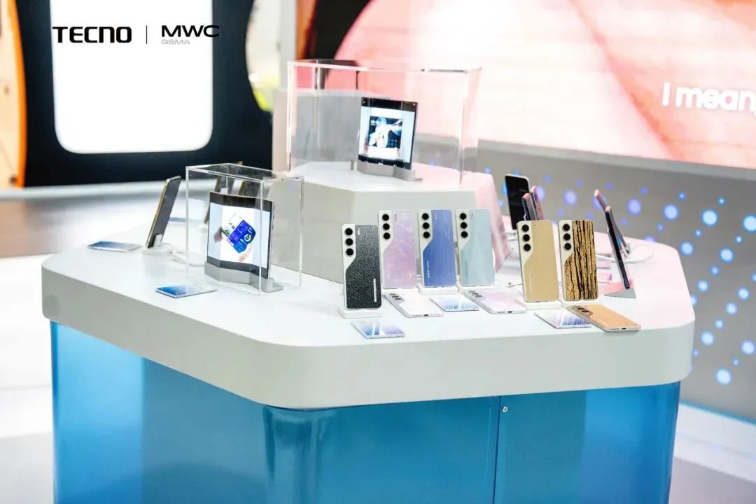 MWC 2025 | 天馬供屏，傳音TECNO首款三折疊產(chǎn)品PHANTOM ULTIMATE 2概念機(jī)亮相