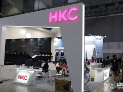 HKC展出主力電競屏 還吸引到國外選手的到場